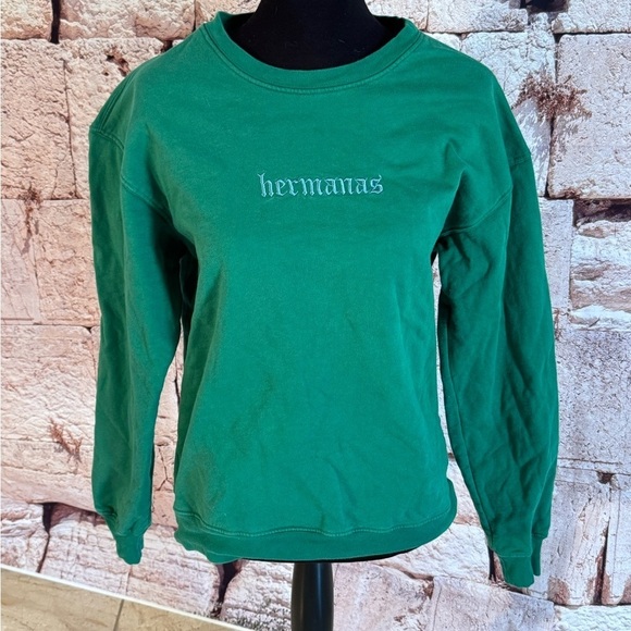 safety pin Tops - Sisters By Safety Pin Hermanas sweatshirt in Kelly green size small